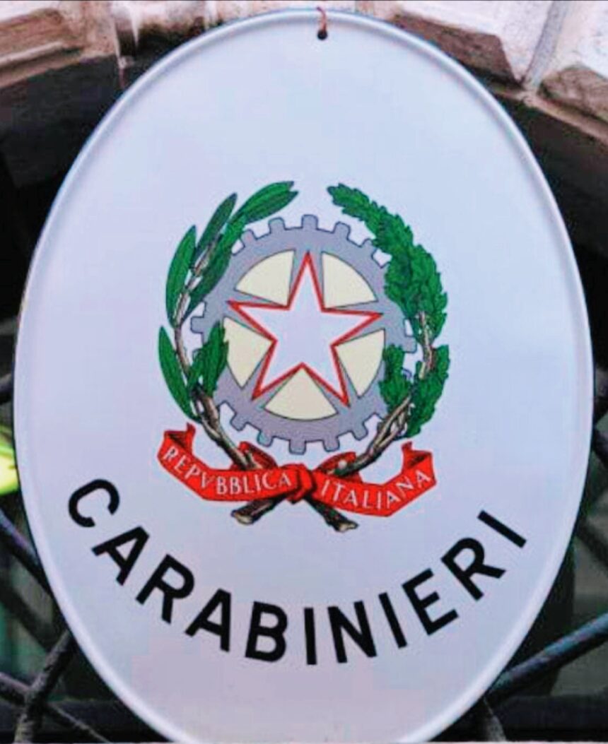 Arrestato truffatore che si fingeva carabiniere: dispositivo dei Carabinieri funzionante