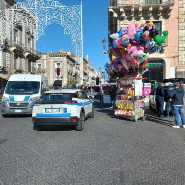 Polizia Locale, sanzioni e sequestri antiabusivismo durante la festa di Sant’Agata. Bonificata un’ area di Corso Sicilia in pessime condizioni igieniche 