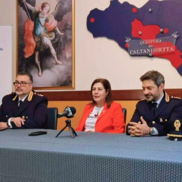 “Nuovo Dirigente per la Squadra Mobile di Caltanissetta: Presentato il Vice Questore Rosario Scalisi”