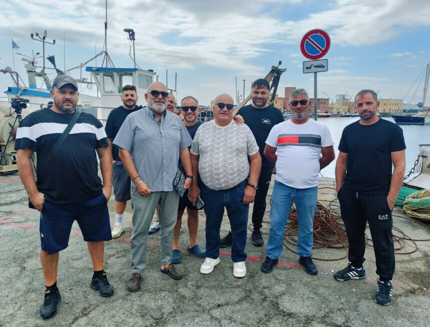 IMG_20260923_161735 CARO GASOLIO, LA PESCA SICILIANA SI MOBILITA: IL 22 OTTOBRE ARMATORI E PESCHERECCI VERSO LO STRETTO DI MESSINA